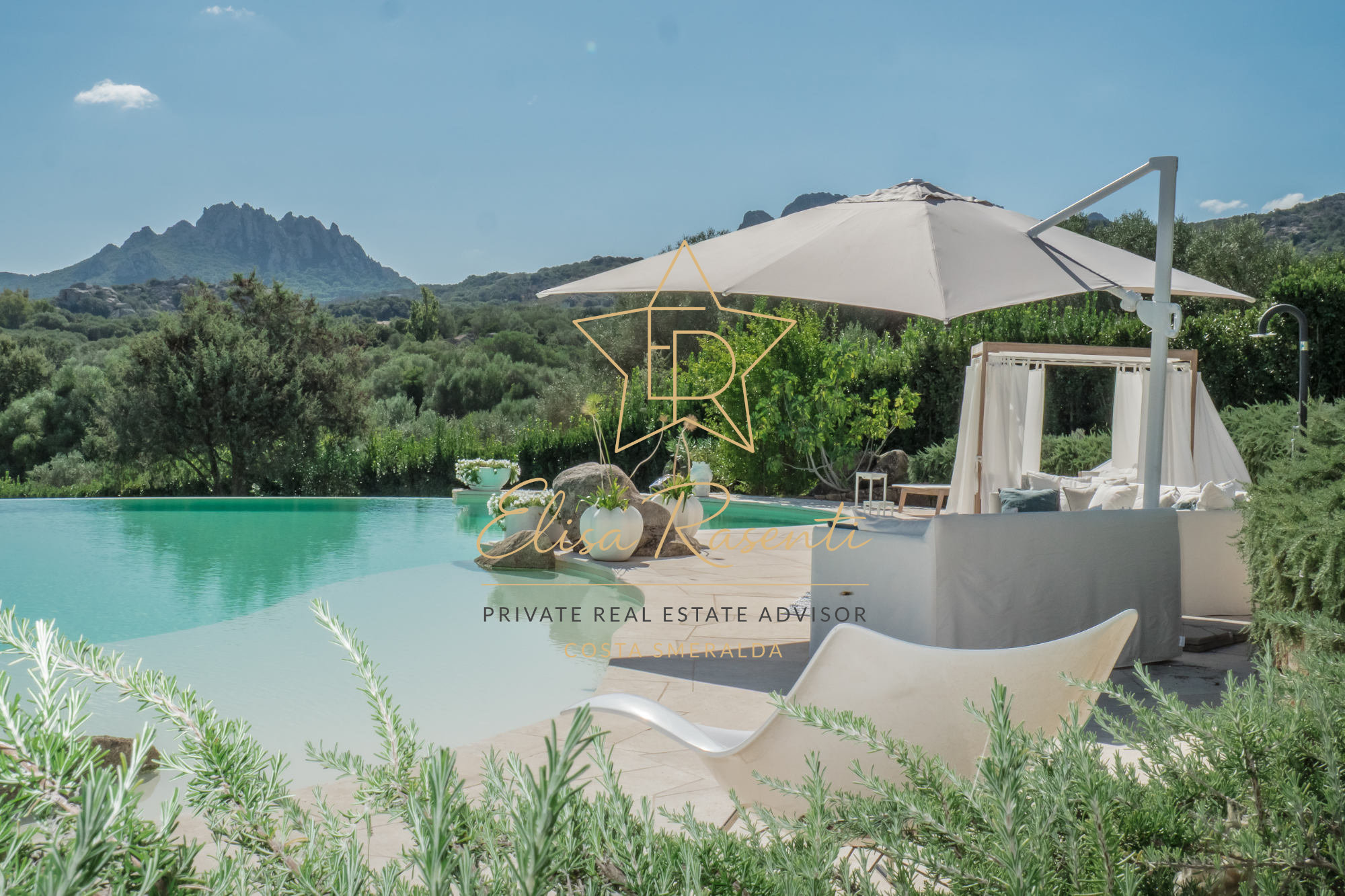 Villa con piscina privata San Pantaleo